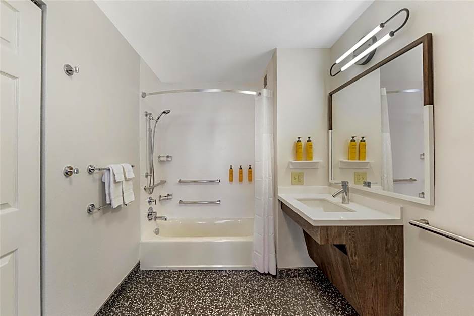 Sonesta ES Suites Austin The Domain Area