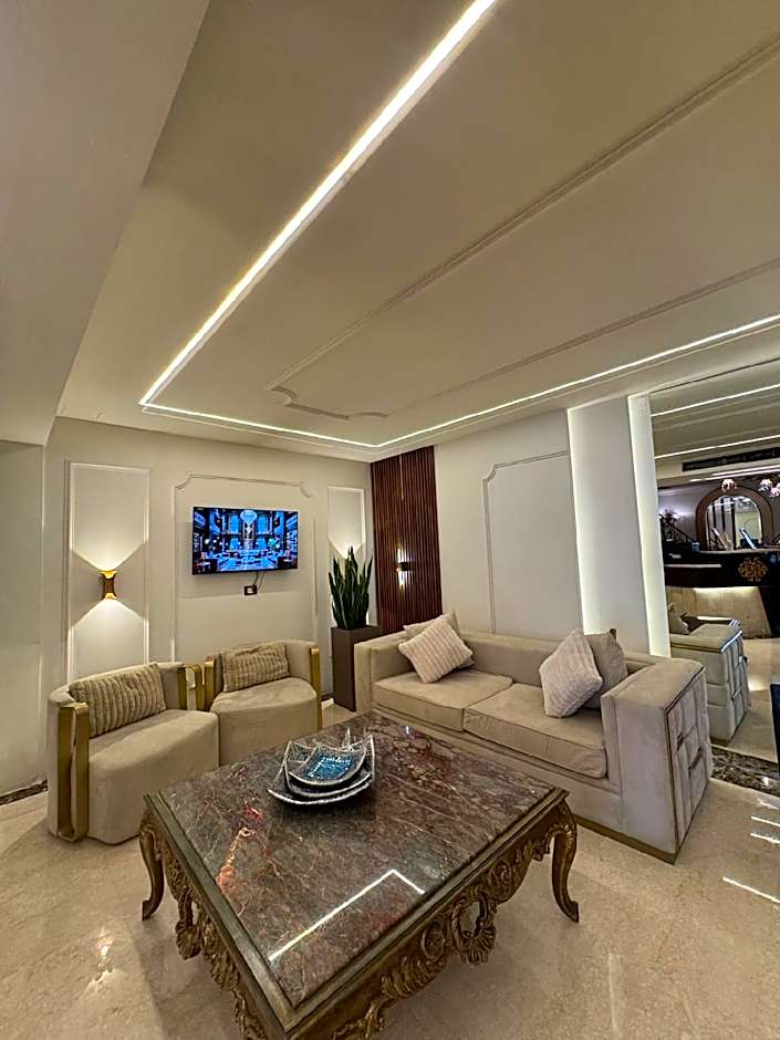 Queens Suite Hotel