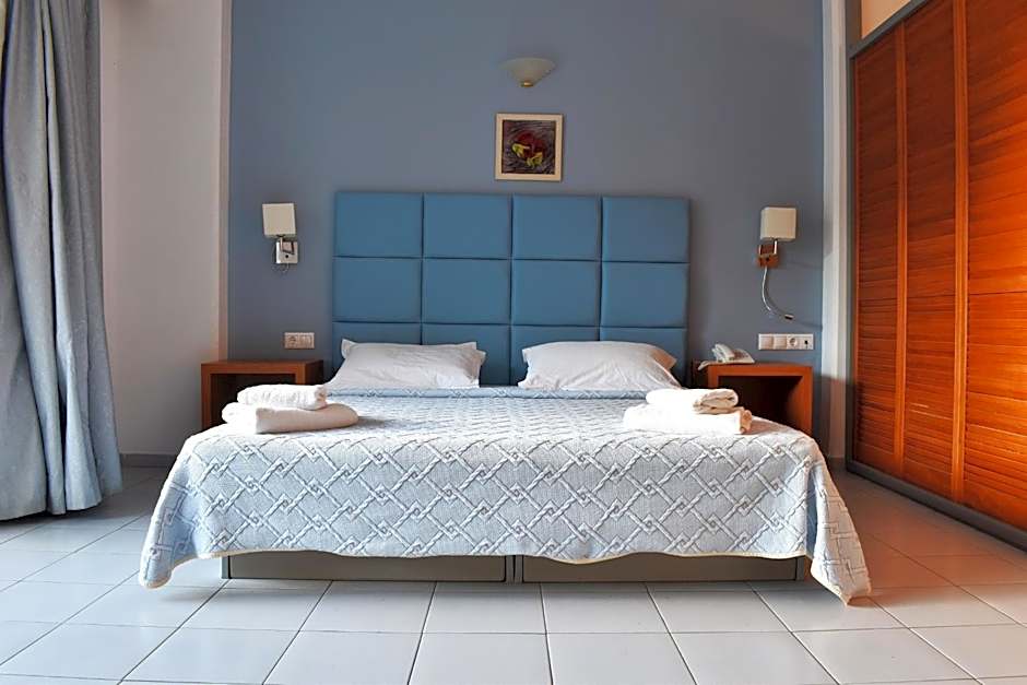 Caravel Hotel Apartments