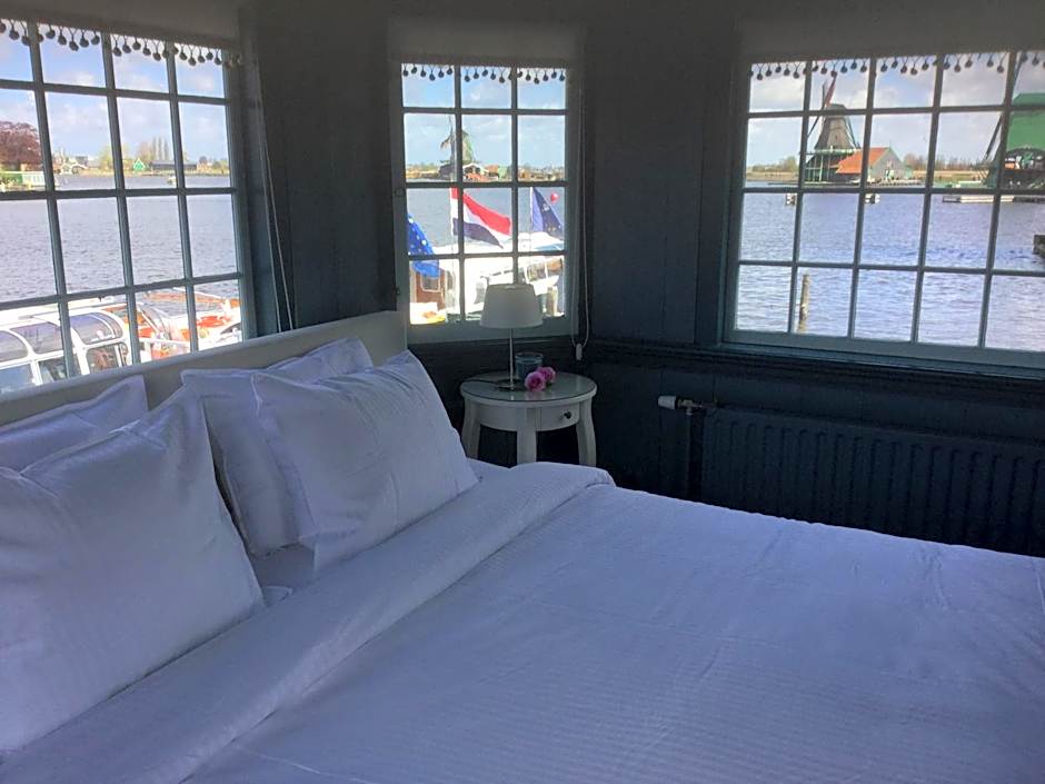 Stay overnight at Windmill Village Zaanse Schans - Amsterdam