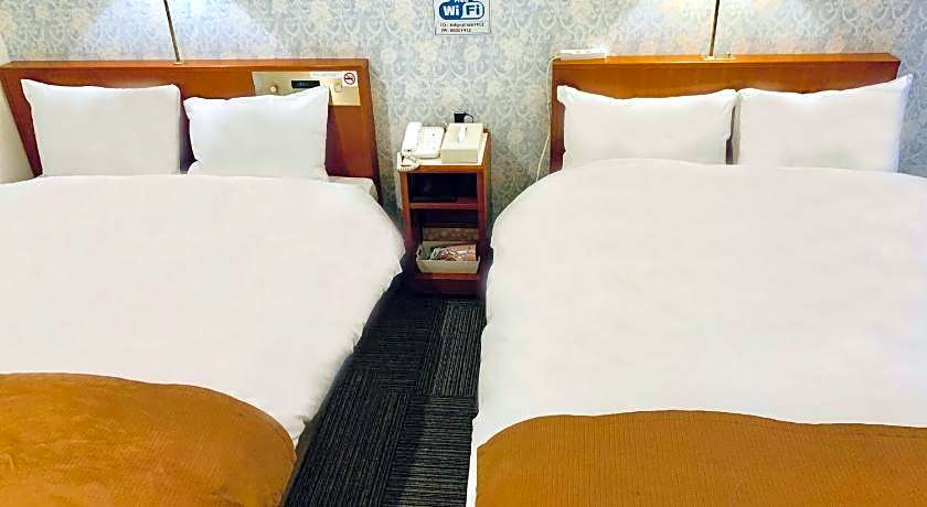 Tokyo Plaza Hotel