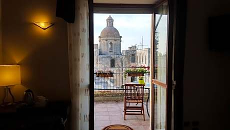 Superior King Room with Balcony