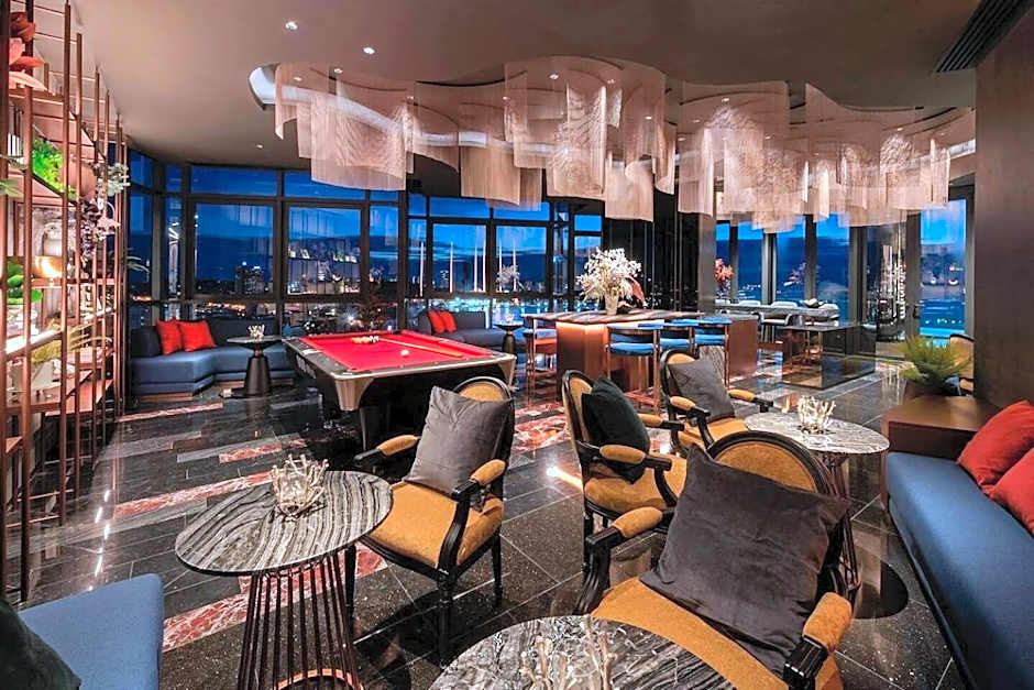 The Edge Central Pattaya เอดจ์ เซ็นทรัล พัทยากลาง