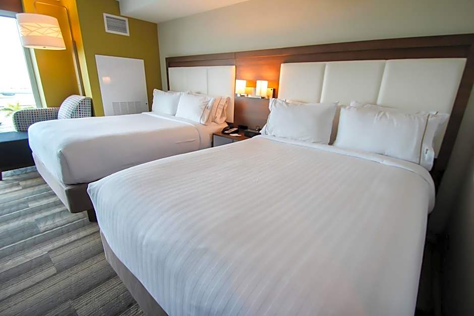 Holiday Inn Express & Suites Miami Airport By IHG