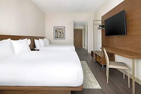 Standard Queen Room with Two Queen Beds and Adapted Tub - Mobility Accessible