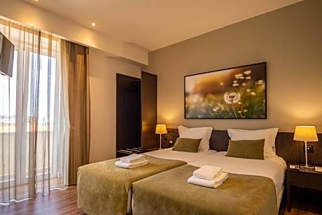Twin Basic Room