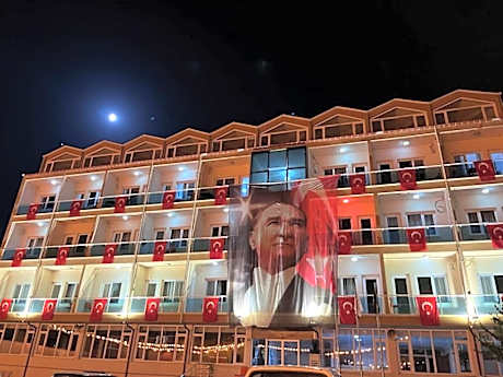 Blue Lake Otel