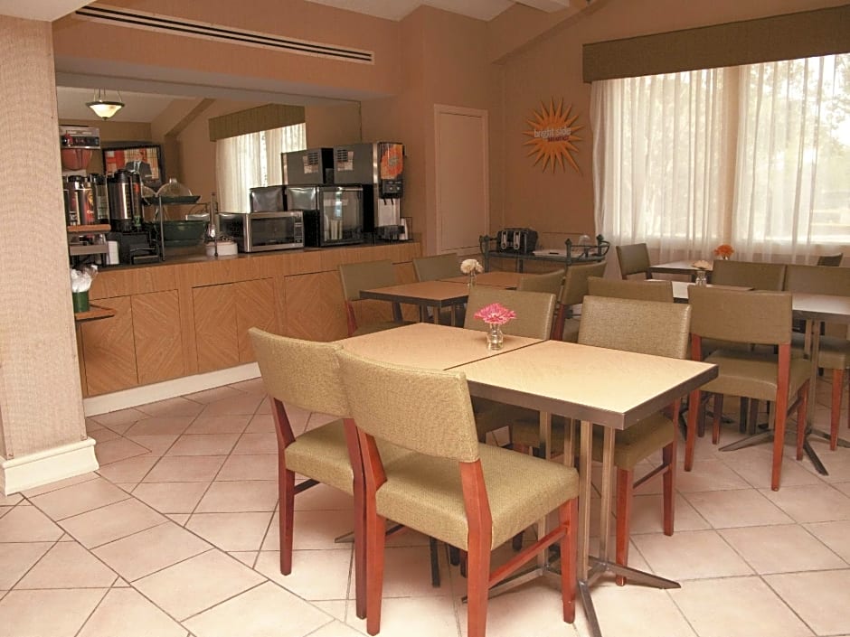 Econo Lodge – Lafayette, LA