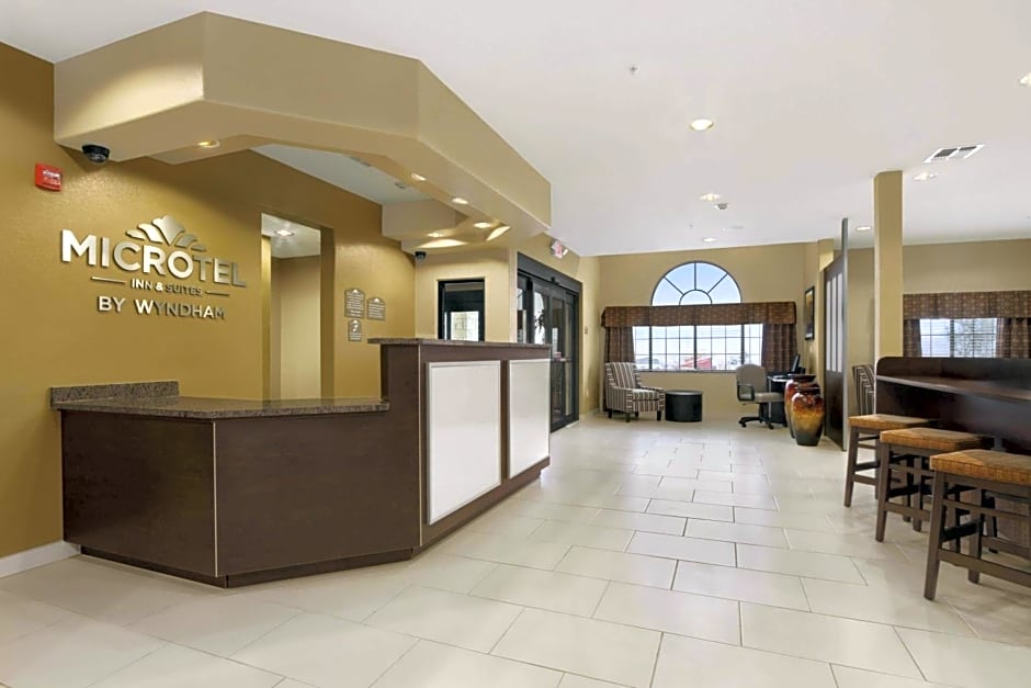 Microtel Inn & Suites by Wyndham Round Rock