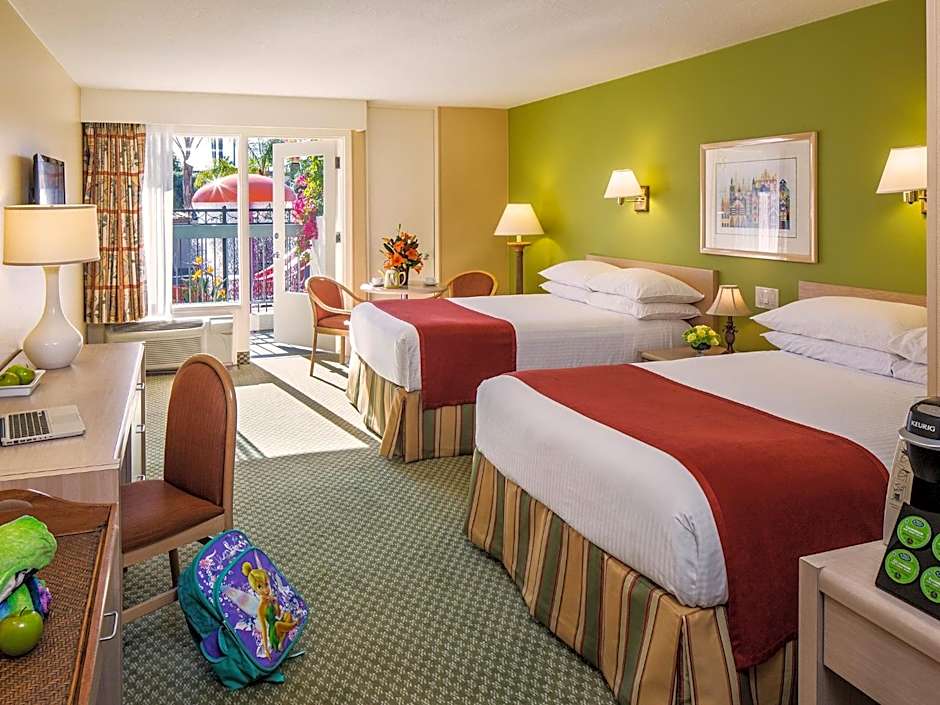 Howard Johnson by Wyndham Anaheim Hotel & Water Playground