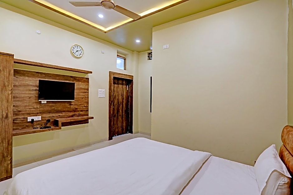 OYO Hotel Kubervatika