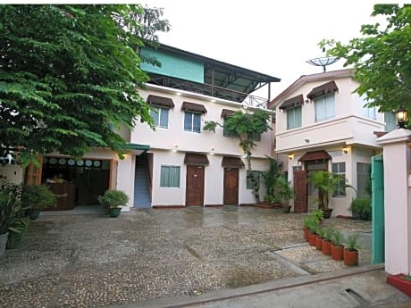 Hotel June Business Bed Breakfast