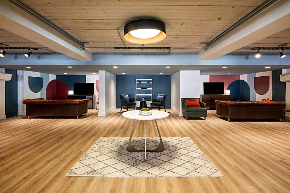 voco College Station Aggieland by IHG