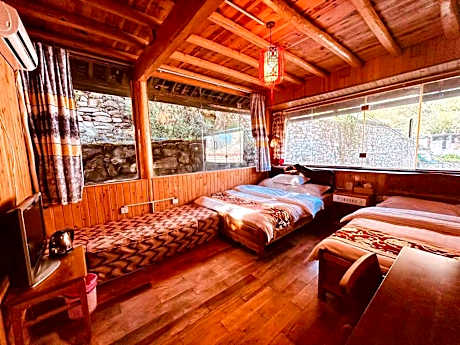 Deluxe Family Room with Bathroom (air-conditioning）