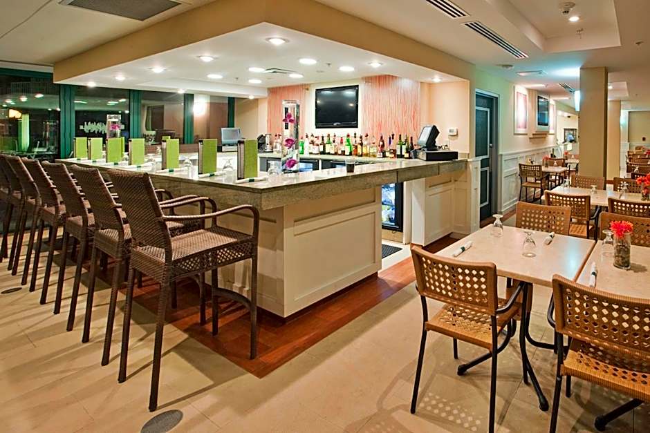 Holiday Inn & Suites Virginia Beach - North Beach By IHG