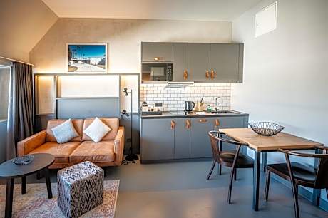 Cosmopolitan Superior Loft (Single Bed)