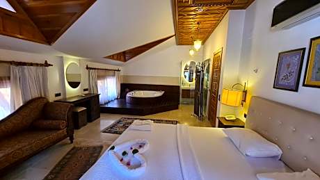 Studio with Spa Bath
