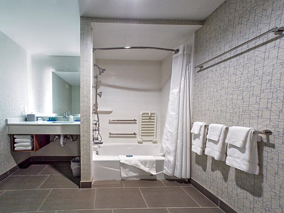 Holiday Inn Express & Suites Moore By IHG