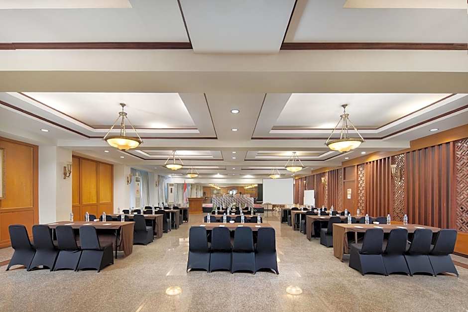 Royal Hotel and Convention Tretes