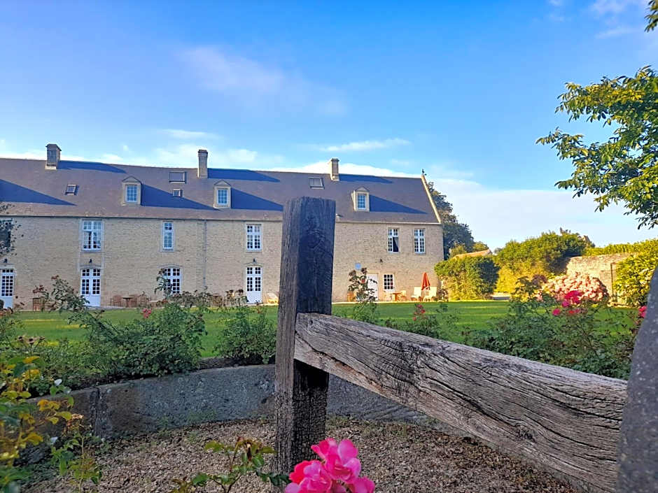 Hôtel Le Manoir De Mathan Crépon à la campagne 5 mn d'Arromanches et 10 mn de Bayeux