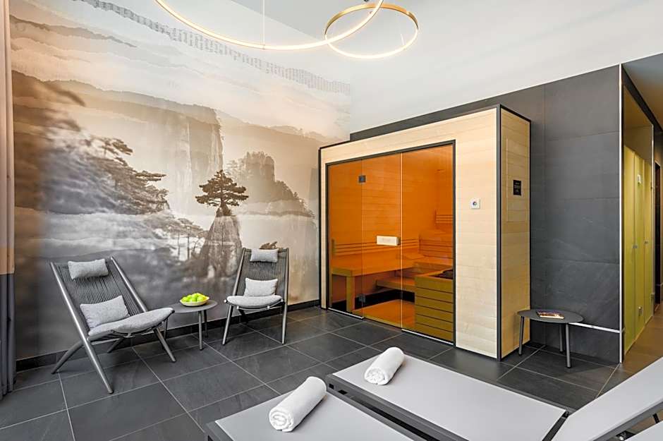 Emerald Hotel by Continental Group