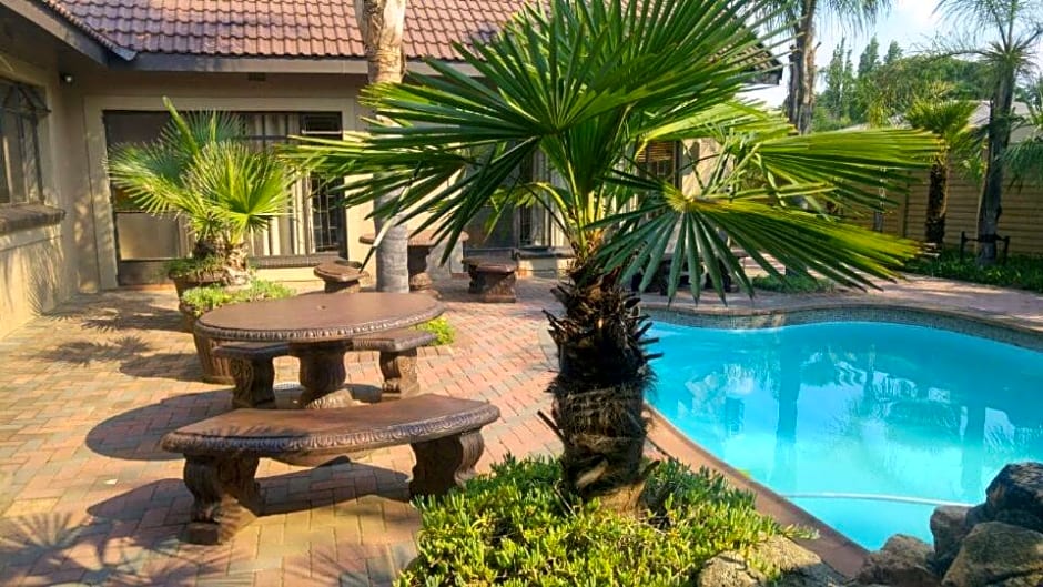 Nkwasi Lodge – Parys, CA