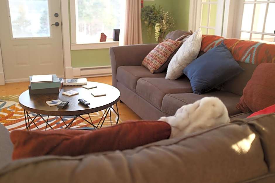 The Bread and Cheese Country Inn