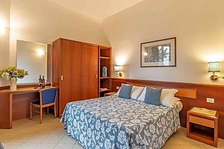 Basic Triple Room