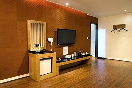 Korean-Style Suite Room