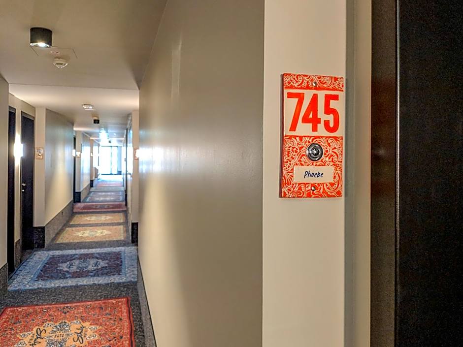 Schulz Hotel Berlin Wall at the East Side Gallery