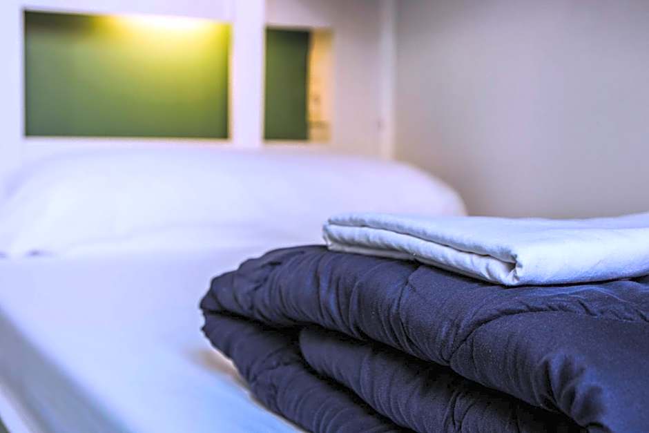 Sant Jordi Hostels Rock Palace