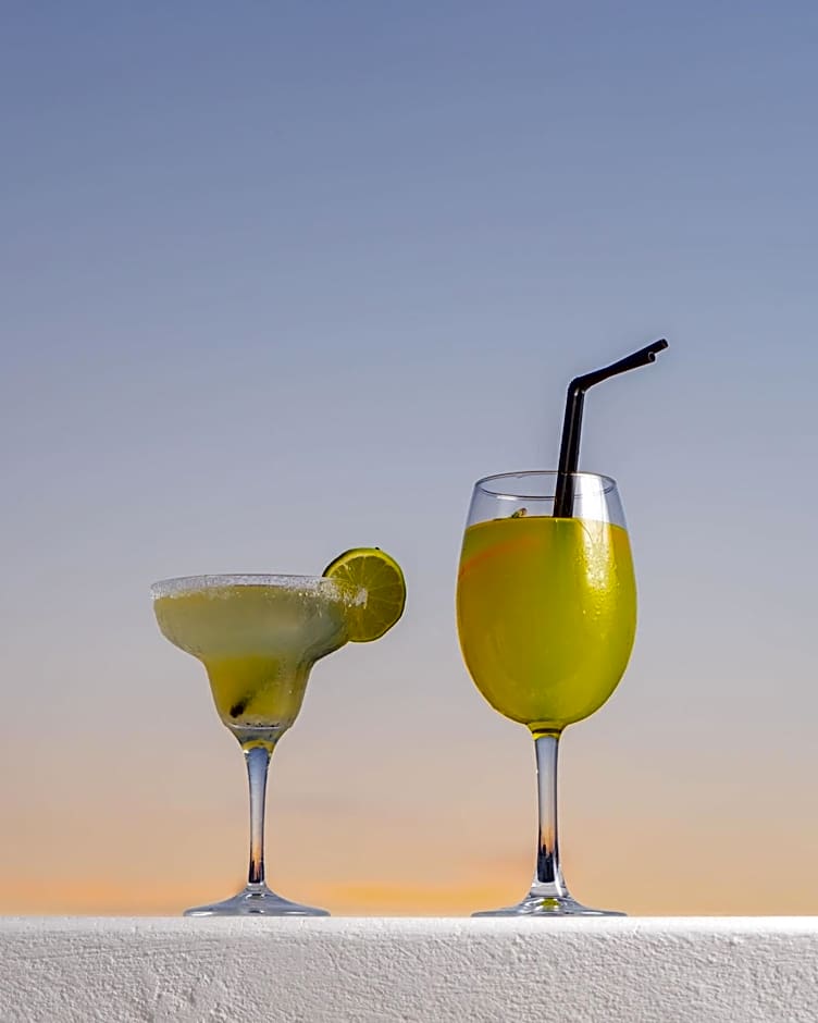 Melidron Hotel & Suites