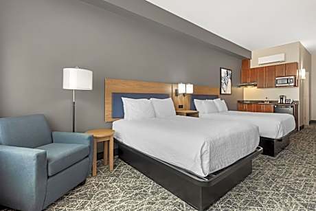 Queen Room with Two Queen Beds and Kitchenette