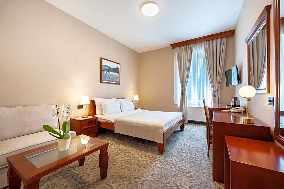 Hotel Montenegrino
