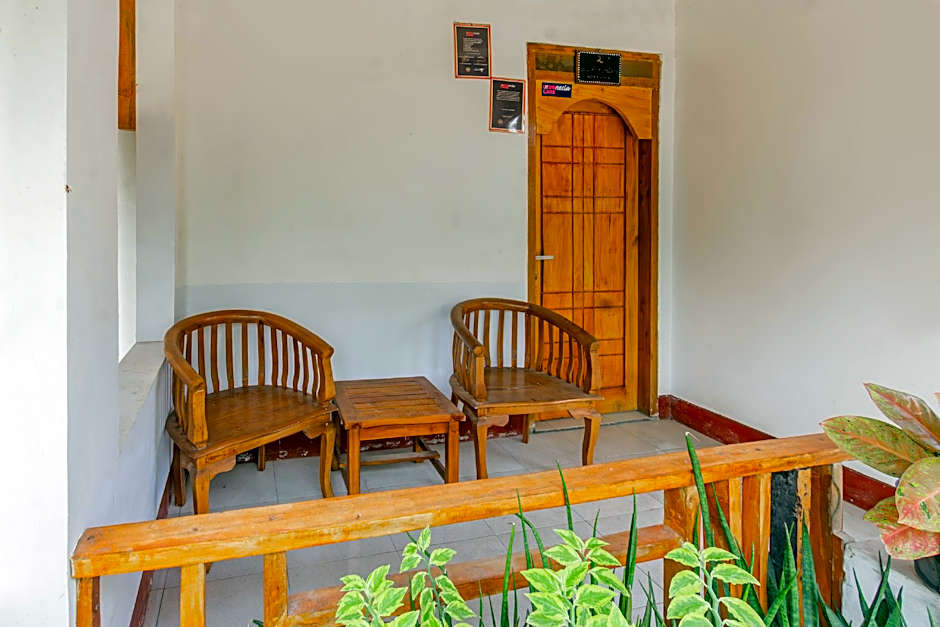 OYO 93729 Radesa Family Homestay