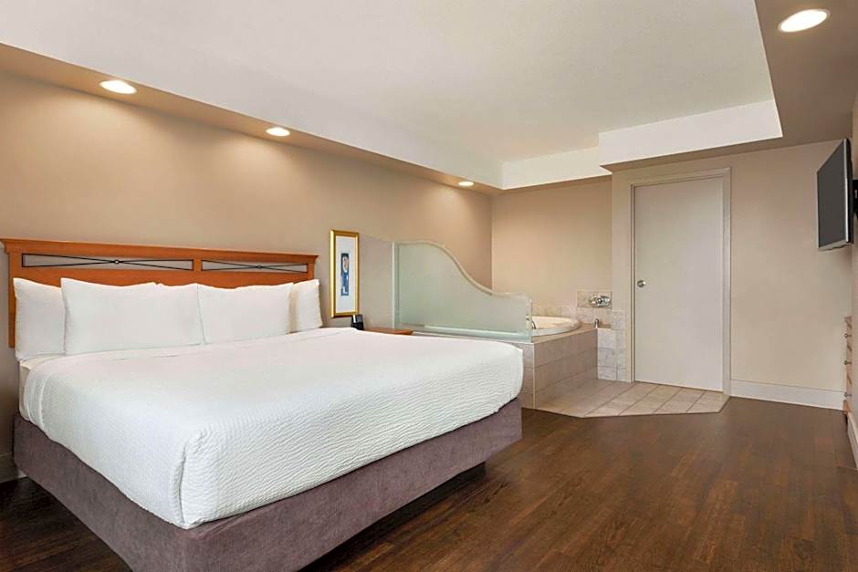 Royal Hotel Calgary, Trademark Collection by Wyndham