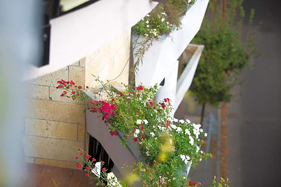 Semiramis Business Hotel