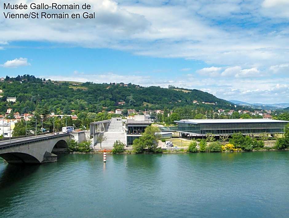 Hotel ibis Lyon Sud Chasse sur Rhone