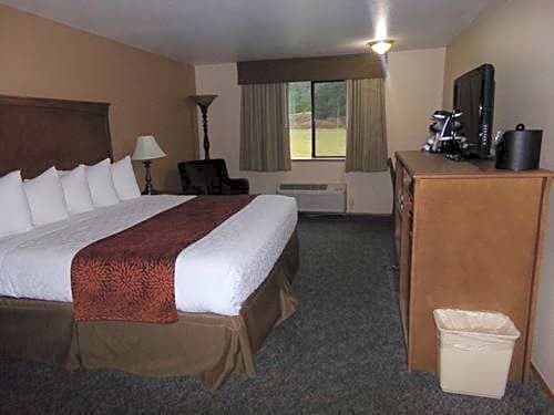 Cowlitz River Lodge