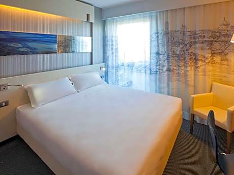 Superior Double Room with Balcony
