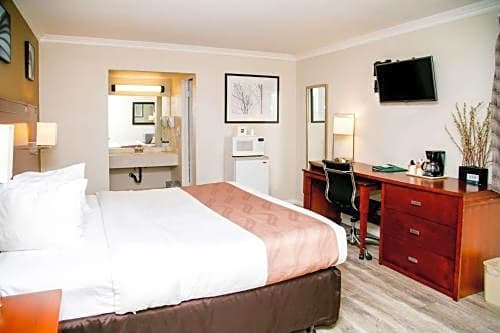 Quality Inn & Suites Thousand Oaks - US101