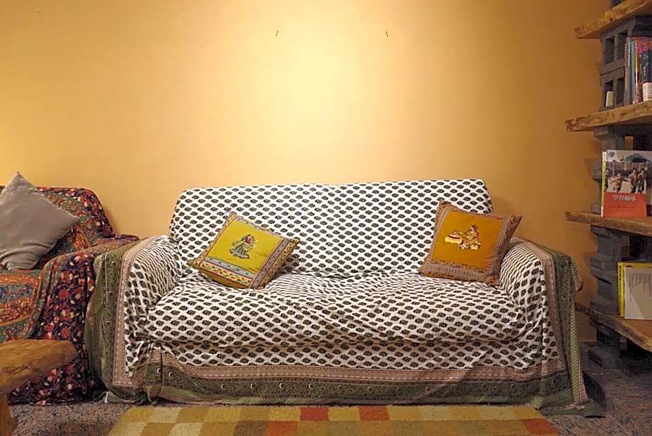 Dulan The Travel Bug Bistro Inn