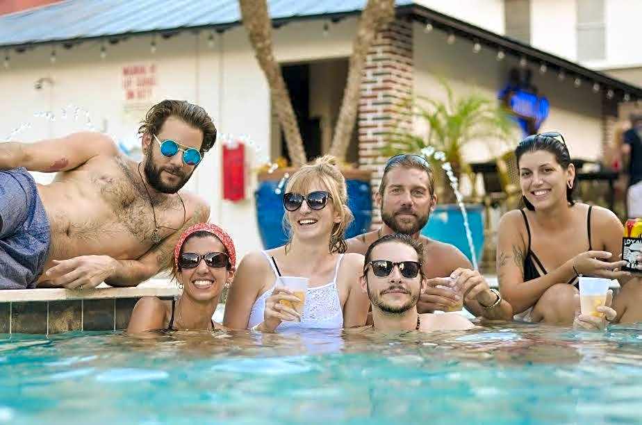 Hollander Hotel - Downtown St. Petersburg