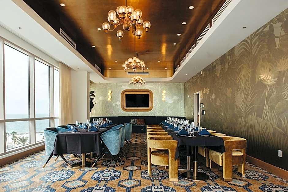 The Hiatus Clearwater Beach, Curio Collection by Hilton