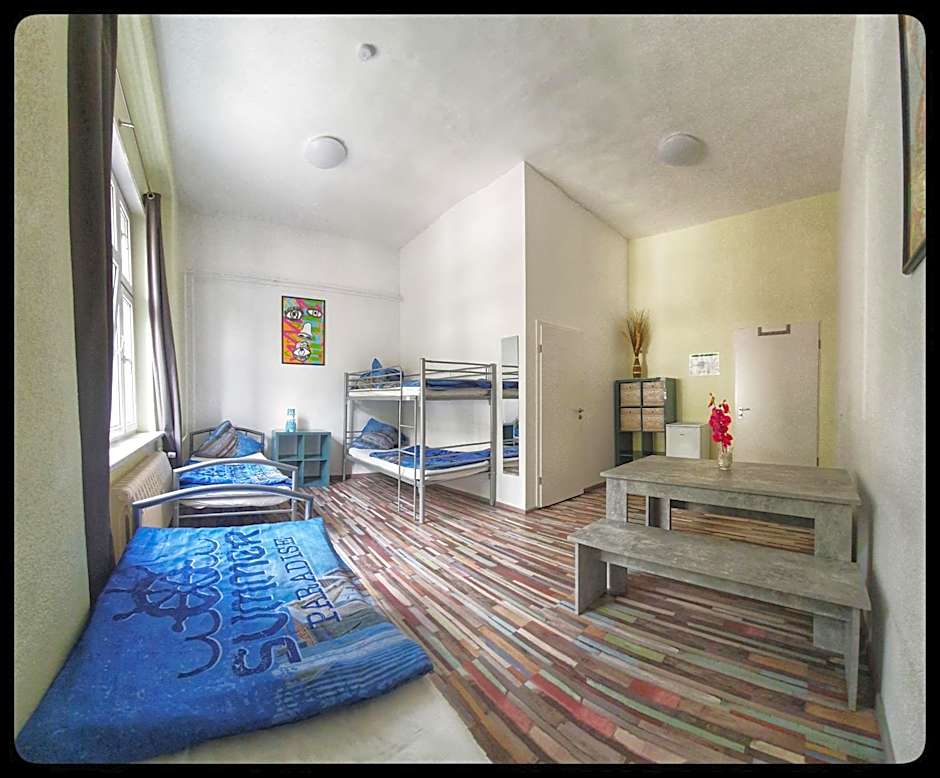 Hostel 199