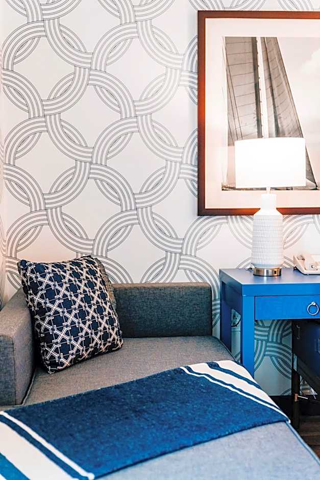 Salem Waterfront Hotel & Suites