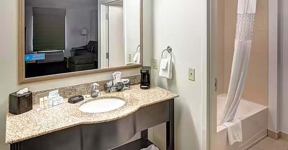 Hampton Inn By Hilton & Suites Gainesville-Downtown