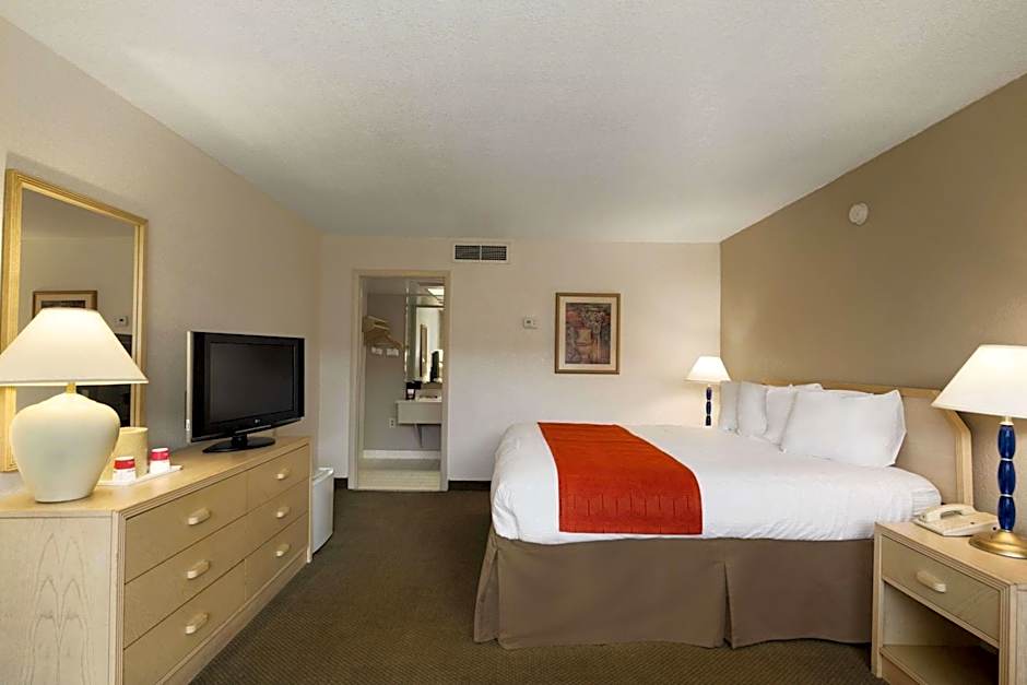 Ramada by Wyndham Kissimmee Gateway
