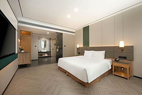1 King Premium Garden View