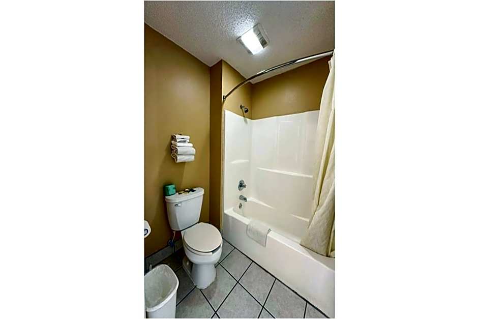 Garden Inn & Suites